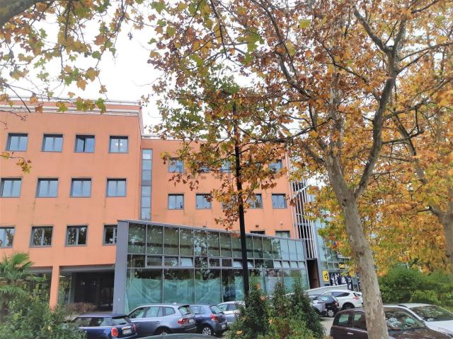Ufficio in affitto di 215 m² in Via dell&apos Industria