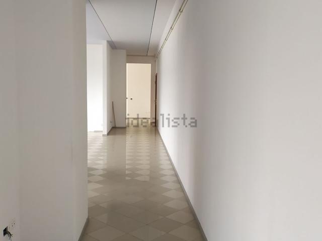 Ufficio in affitto di 215 m² in Via Sile, 6