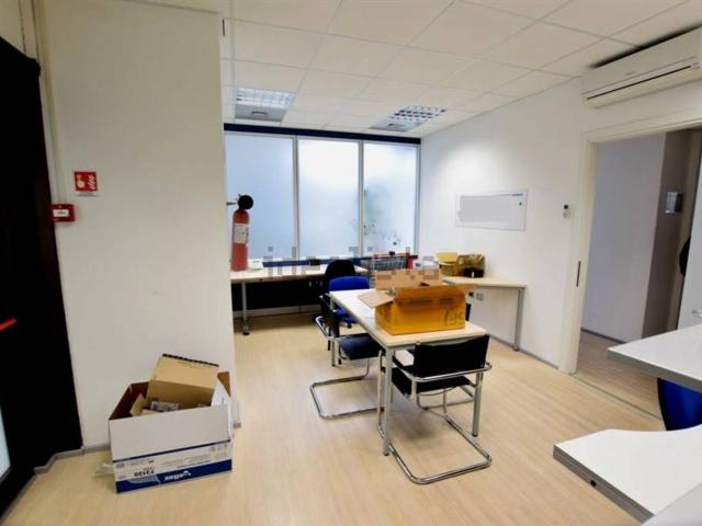 Ufficio in affitto di 210 m²