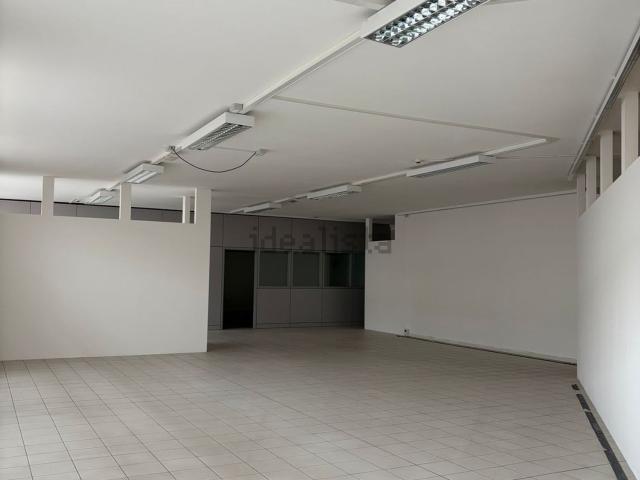 Ufficio in affitto di 210 m² in Via San Biagio, 4