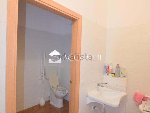 Ufficio in affitto di 220 m²