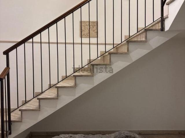 Ufficio in affitto di 220 m²