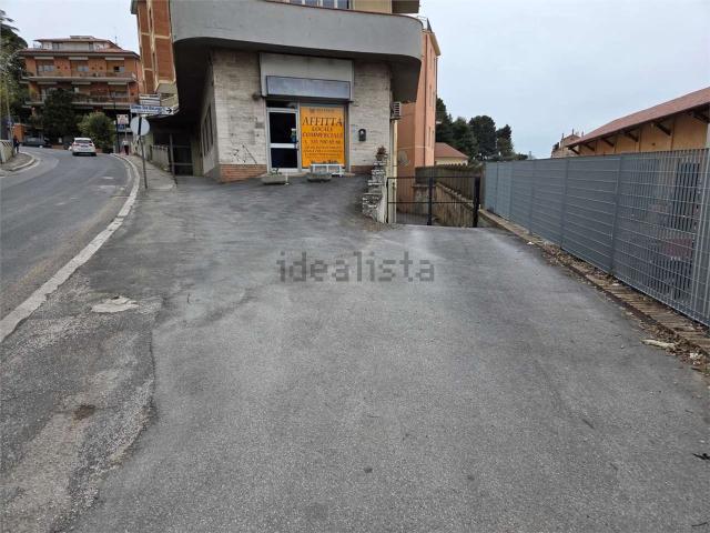 Ufficio in affitto di 220 m²