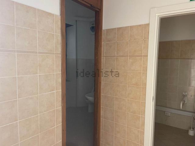 Ufficio in affitto di 220 m²