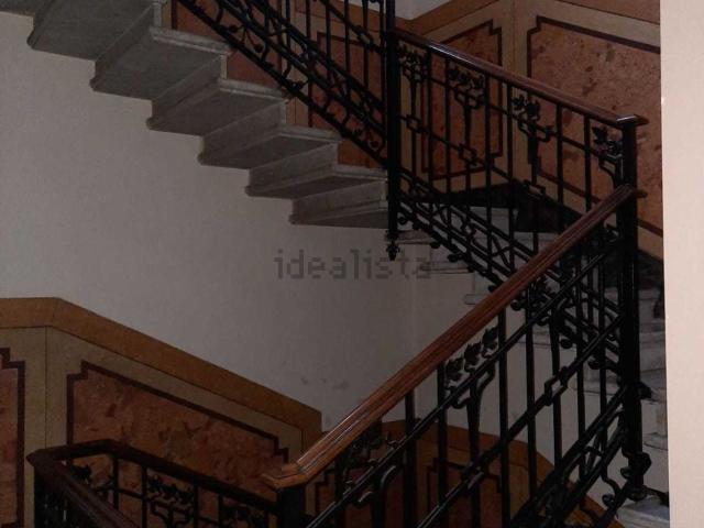 Ufficio in affitto di 220 m²