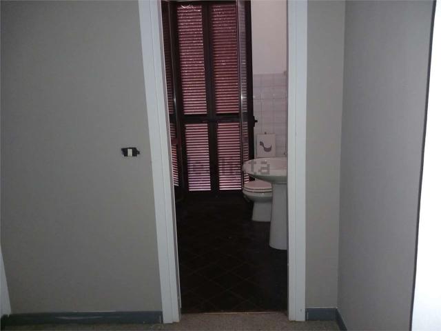 Ufficio in affitto di 220 m²