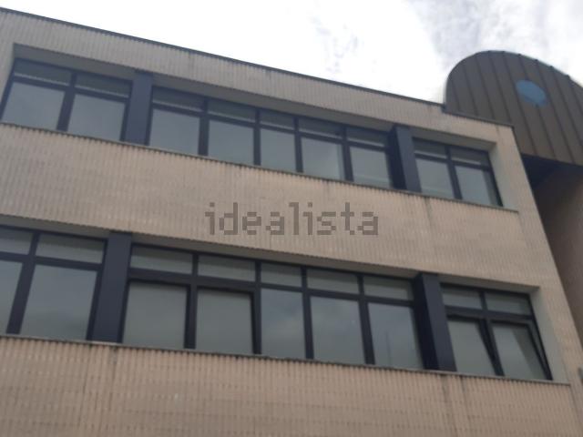 Ufficio in affitto di 220 m² in Piazza Sanguinetti