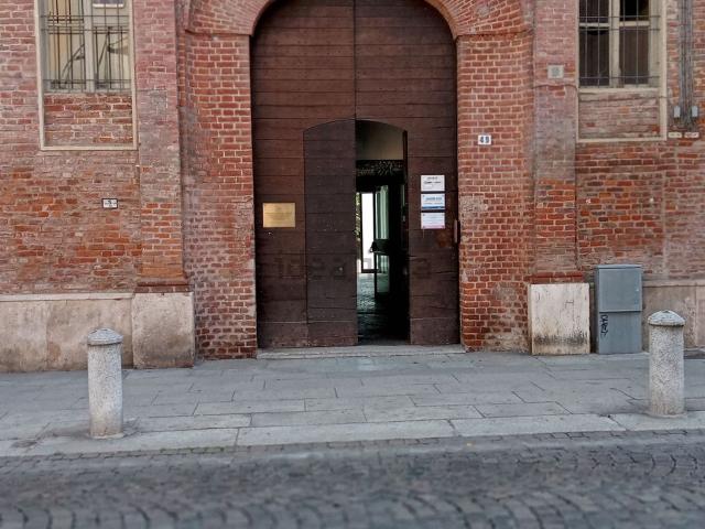 Ufficio in affitto di 220 m² in Via dei Guasco, 49