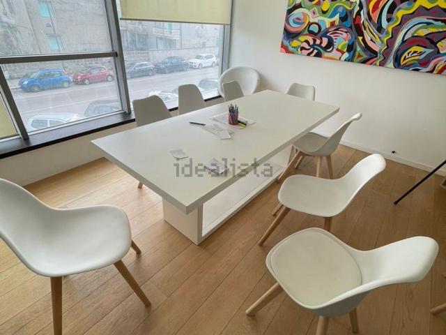 Ufficio in affitto di 220 m² in Via Falcone e Borsellino, 38