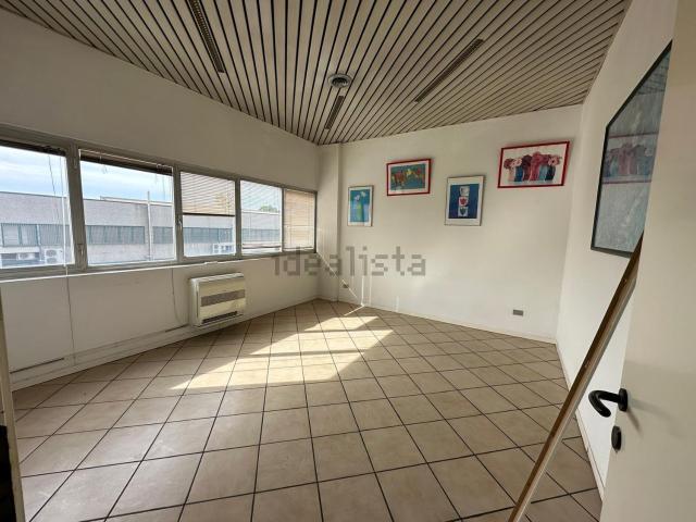 Ufficio in affitto di 22 m² in Via Enrico Mattei, 86