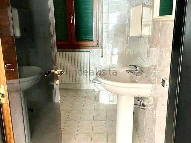 Ufficio in affitto di 230 m²