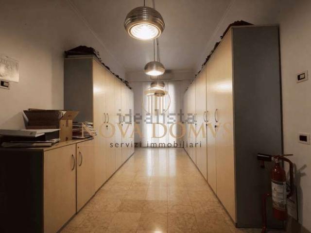 Ufficio in affitto di 230 m² in Via Roma, 180