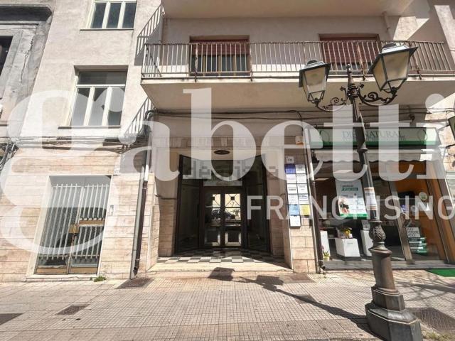 Ufficio in affitto di 230 m² in Via Roma, 203