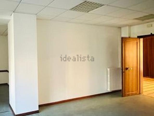 Ufficio in affitto di 240 m² in Piazza Angelo Giustinian Recanati