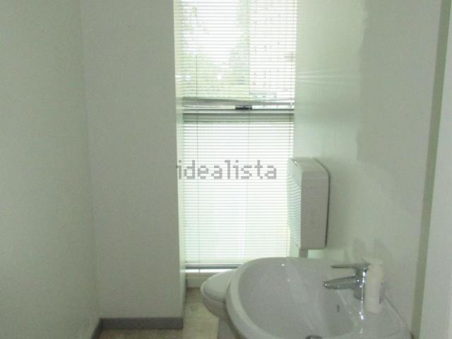 Ufficio in affitto di 243 m² in Via G. Marconi