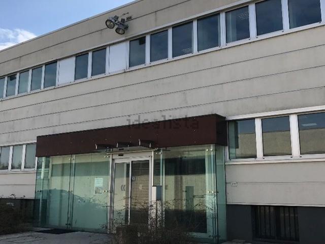 Ufficio in affitto di 2550 m² in Via Zanardi