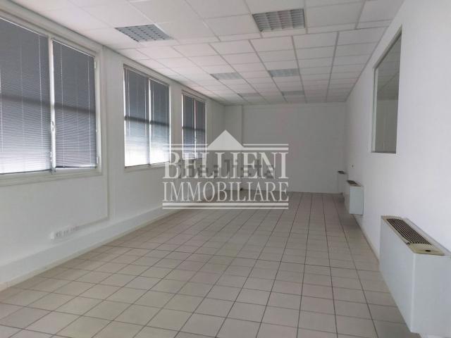 Ufficio in affitto di 255 m² in Viale Serenissima