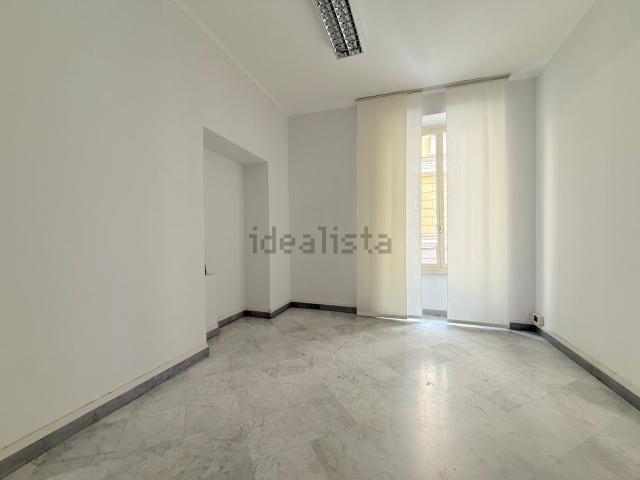 Ufficio in affitto di 256 m²