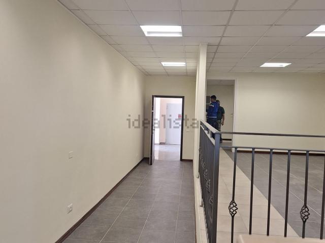 Ufficio in affitto di 256 m² in Circonvallazione Nordest, 85