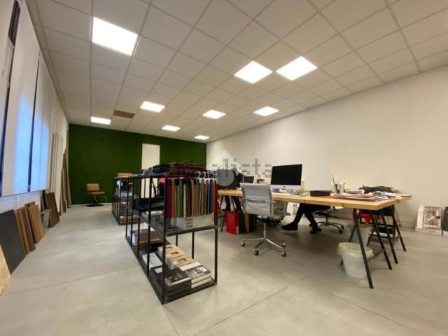 Ufficio in affitto di 257 m² in Via Volturno, 23