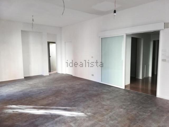 Ufficio in affitto di 250 m² in Via Beato Enrico Comentina