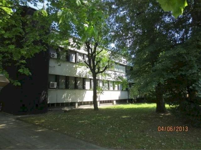 Ufficio in affitto di 250 m² in Via Clodoveo Bonazzi, 51