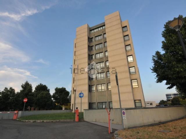 Ufficio in affitto di 250 m² in Via Persicetana Vecchia, 26