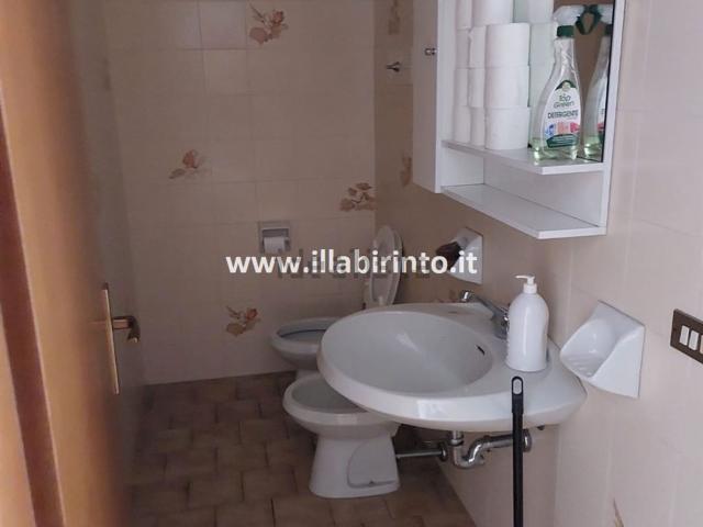 Ufficio in affitto di 25 m² in Via D&apos  Azeglio, 41