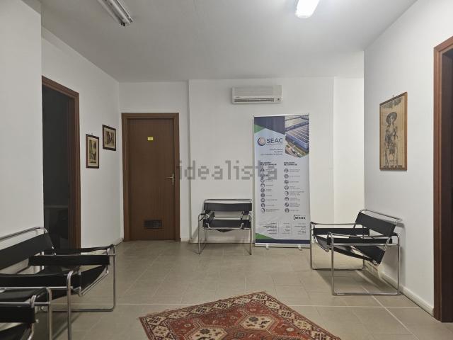 Ufficio in affitto di 25 m² in Via de Barberi, 108
