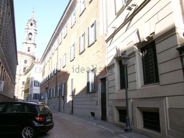 Ufficio in affitto di 264 m² in Via Carlo Bescapè, 4