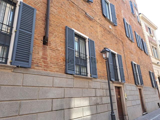 Ufficio in affitto di 264 m² in Via Carlo Bescapè