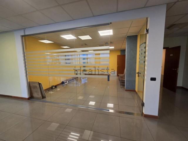 Ufficio in affitto di 260 m² in Corso Spagna