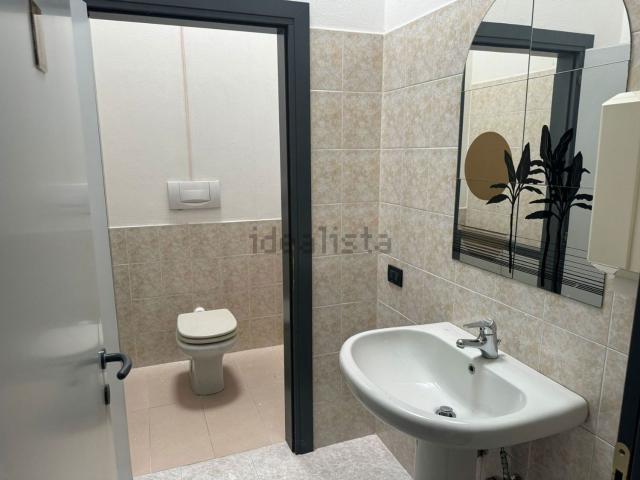 Ufficio in affitto di 260 m² in Via del Commercio, 6