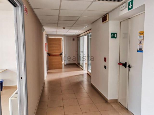 Ufficio in affitto di 260 m² in Via del Mare