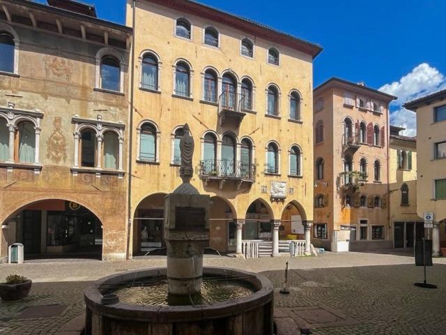 Ufficio in affitto di 262 m²