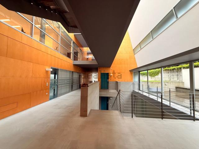 Ufficio in affitto di 270 m² in Via Leonardo Da Vinci