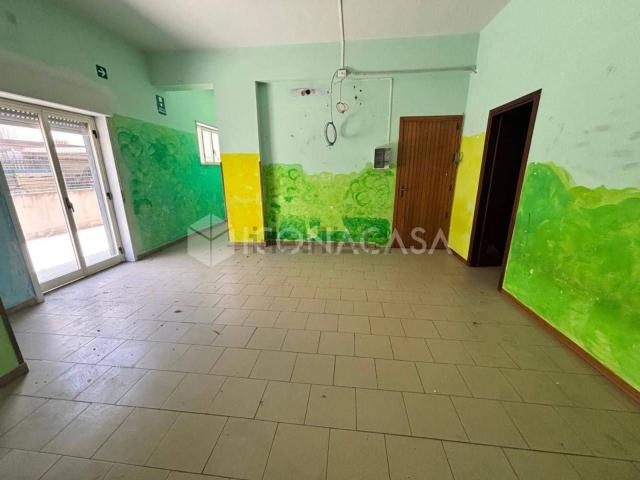 Ufficio in affitto di 287 m² in Via Antonino Cicala, 24