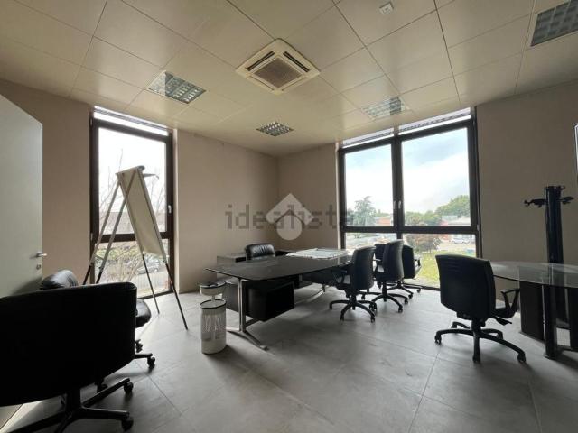 Ufficio in affitto di 280 m² in Via Antonio Cerati, 1