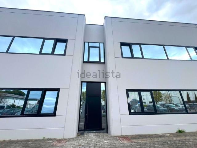 Ufficio in affitto di 280 m² in Via Campo dei Fiori