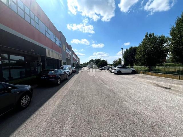 Ufficio in affitto di 280 m² in Via Tintoretto