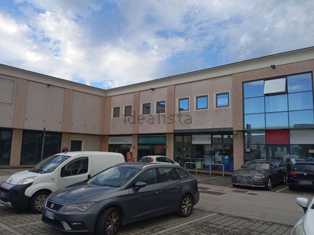 Ufficio in affitto di 280 m² in Via Vincenzo Brunacci