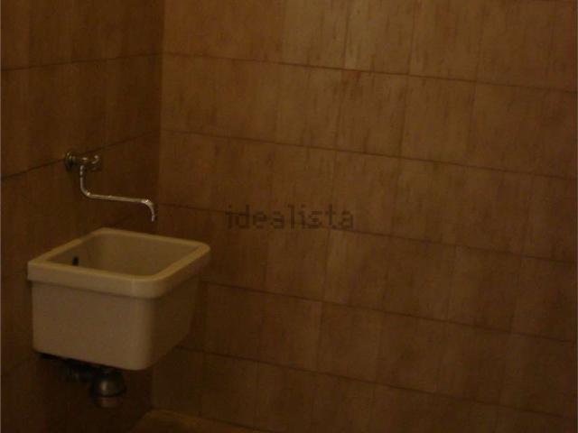 Ufficio in affitto di 290 m² in Via Bertoloni