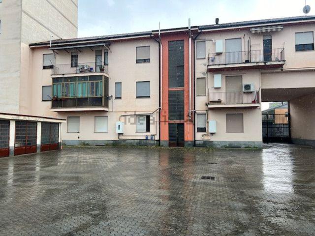 Ufficio in affitto di 300 m² in Corso Carlo Marx