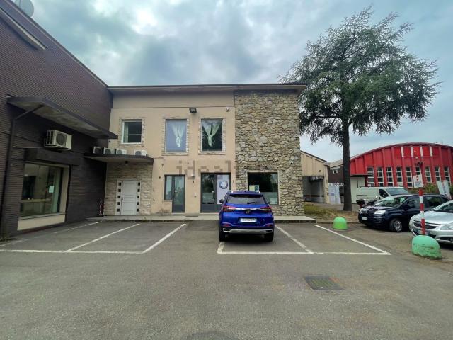 Ufficio in affitto di 300 m² in Strada Statale per Voghera