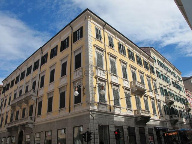 Ufficio in affitto di 300 m² in Via Matteo Renato Imbriani, 5