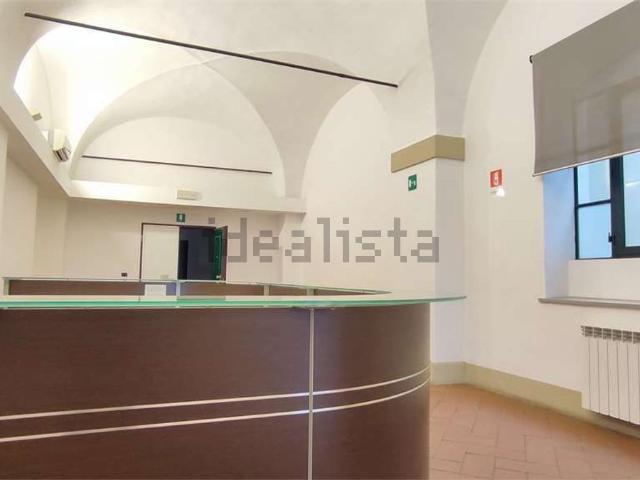 Ufficio in affitto di 300 m² in Via degli Scali della Dogana D&apos Acqua, 30