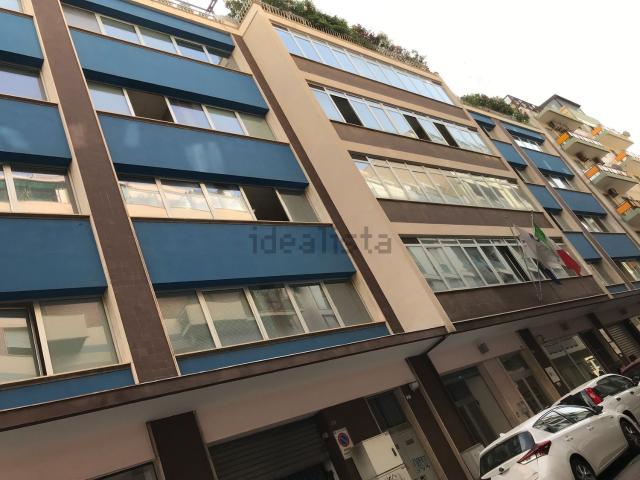 Ufficio in affitto di 300 m² in Via Giorgio Asproni, 17