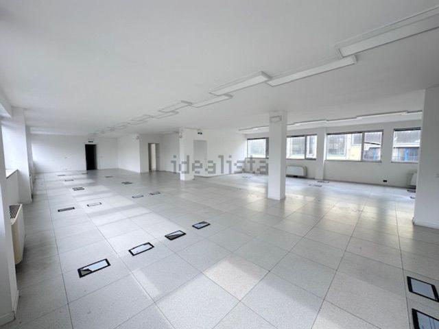 Ufficio in affitto di 300 m² in Via Giuseppe Verdi, 2