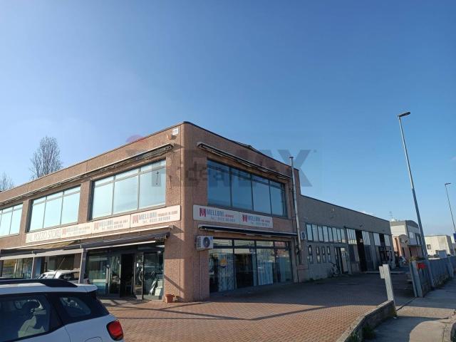 Ufficio in affitto di 300 m² in Via I. Scarsella, 3