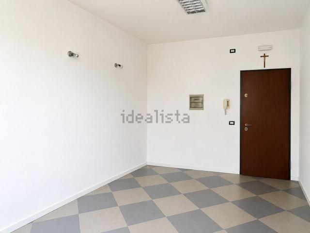 Ufficio in affitto di 30 m² in Via Roma